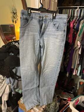 Wrangler Premium Quality Comfort Guaranteed Light Wash Straight Leg Jeans 31x30